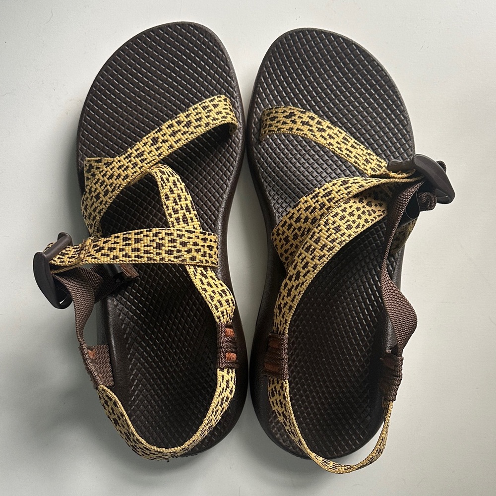 Chaco Z/1 Brown Cheetah Size 9